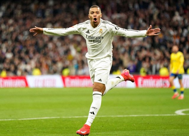 Quajeni KM10, Reali e bën zyrtare, “pagëzon” Mbappe-n me numrin ikonë