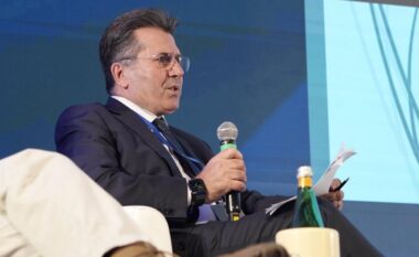 Mediu merr pjesë në konferencën ndërkombëtare në Napoli, takime me figura të rëndësishme evropiane