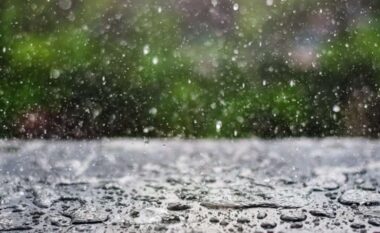 Moti bën kthesën e papritur/ Metereologu zbulon se kur do të  kthehen reshjet e shiut