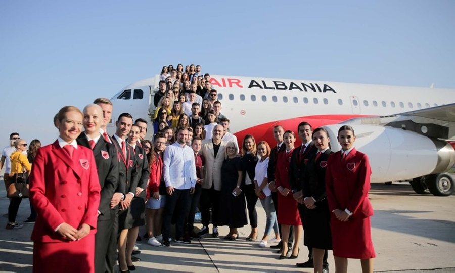 Po rrezikohet siguria e pasagjerëve/ Punonjësit e “Air Albania” letër Ramës: Duam pagat
