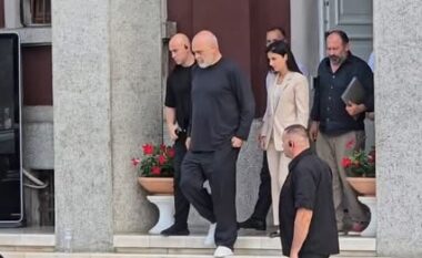 Pas kërkesës së Ramës, valë dorëheqjesh në Bashkinë e Durrësit