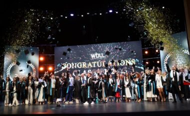 VIDEO/ WBU diplomon brezin e parë të studentëve