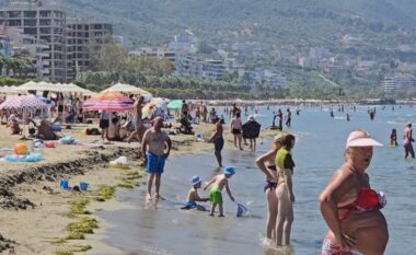 Rritja e çmimeve në Vlorë, qytetarët ankohen për cilësinë e plazheve publike
