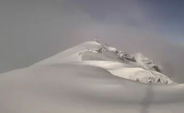 VIDEO/ Borë gushti në Marmolada, temperaturat bien në -2 gradë