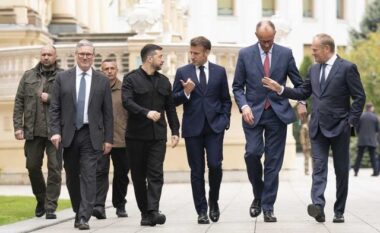 Zelensky pas mbërritjes në Uashington: Mirënjohës për SHBA-të, bashkë me evropianët mund ta detyrojmë Rusinë për një paqe të drejtë