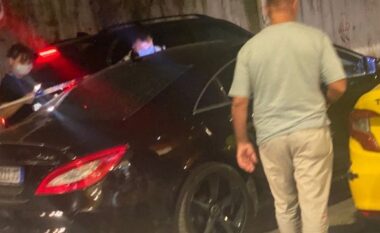 U qëllua teksa po lëvizte me makinë, ende të paidentifikuar autorët e plagosjes së 27-vjeçarit në Tiranë