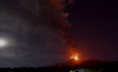 Shpërthen vullkani në malin Etna, lava po zbret drejt jugut! Çfarë do të ndodhë me fluturimet?