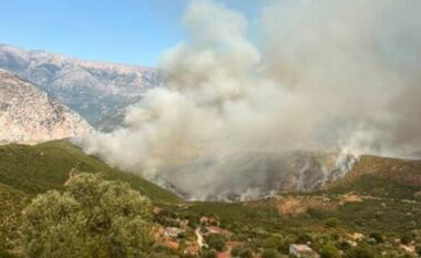Alarmante situata në Sarandë/ Flakët  i afrohen Syrit të Kaltër, evakuohen me urgjencë turistët