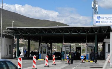 Mbyllet kufiri mes Kosovës dhe Maqedonisë së Veriut në Glloboqicë, shkak zjarret