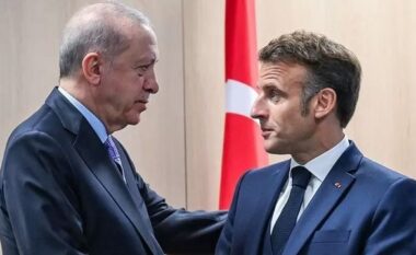 Erdogan telefonon Macron: Mund ta organizojmë ne samitin e paqes Rusi-Ukrainë