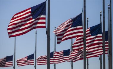 Trump propozon urdhër të ri ekzekutiv: Burg kush djeg flamurin e SHBA