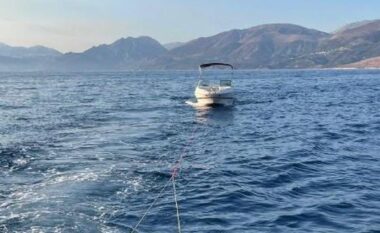 Mjeti lundrues pësoi defekt në Gjirin e Kakomesë, shpëtohet grupi i turistëve