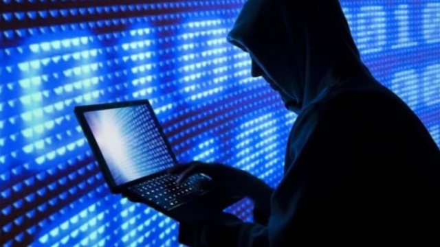 Skema piramidale online u grabiti 20 milionë dollarë shqiptarëve, eksperti i IT: Janë 10 mijë viktima