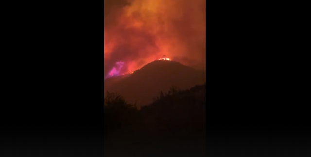 VIDEO/ Natë sfiduese në Finiq, zjarrfikësit dhe ushtria përballen me flakët, evakuohen banorët e disa fshatrave