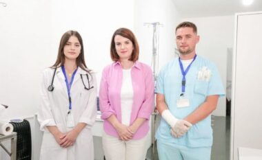 Koçiu: Në 36 qendrat verore shërbim shëndetësor falas, pa radhë dhe listë pritje për pushuesit vendas e të huaj