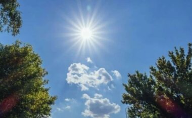 Moti i qëndrueshëm dhe vranësira të lehta në zonat malore, parashikimi për këtë të enjte