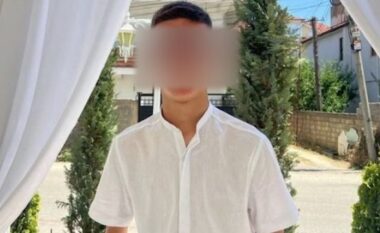 “Nuk kam dashur ta bëj”/ Vr*u me th*kë në zemër bashkëmoshatarin, Enedio Guri përlotet në sallën e gjyqit: Jam shumë i penduar…