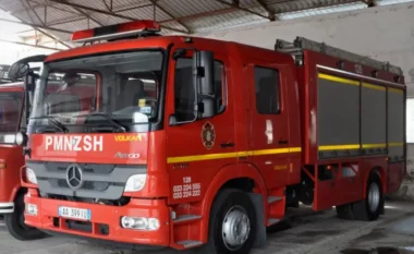 Përfshihet nga flakët lokali i këngëtarit të njohur