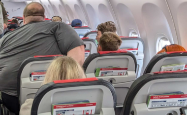Nga janari 2026, pasagjerët obezë do paguajnë për dy ulëse në avion, vendimi nxit debate