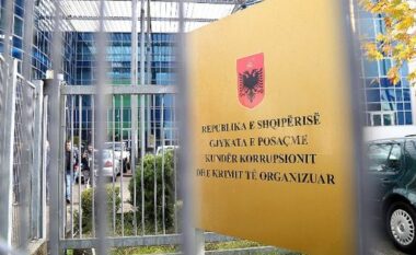Akuzohet se kërkoi ryshfet për një tendë pa leje/ GJKKO cakton arrest me burg për inspektorin e IMT Tiranë, Gerald Fuçia: Nuk kam lidhje me ngjarjen