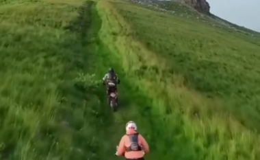 Rama ndan pamje mes natyrës fantastike në Shtegun e Ngjyrave në Kukës (VIDEO)