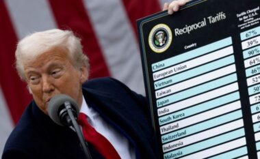 Tarifat e reja gjithëpërfshirëse të Trump ndaj dhjetëra vendeve kanë hyrë sot në fuqi
