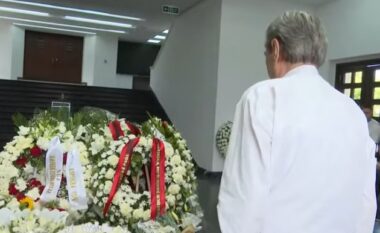 U nda papritur nga jeta, i jepet lamtumira e fundit gazetarit Artur Zheji