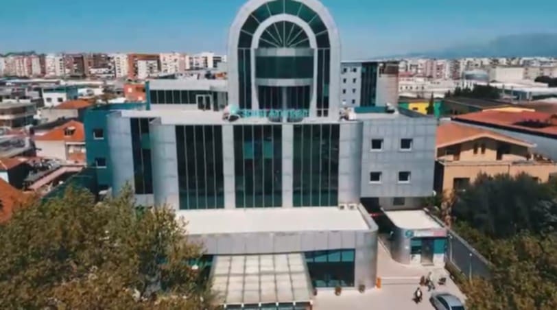 Realizohet për herë të parë në Shqipëri, Kirurgjia Zgjuar në Trurin e një Fëmije (VIDEO)