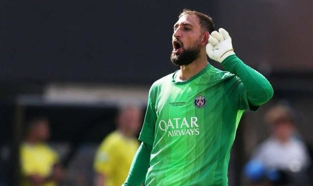 Donnarumma joshet nga oferta e Manchester United