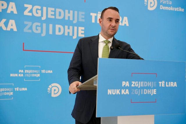 PD: Rexhë Byberaj, një javë pas arrestit shtëpiak, favorizon familjarët me tender 1 miliard lekë