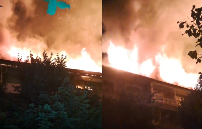 Shkrumbohet pallati trekatësh në Peshkopi