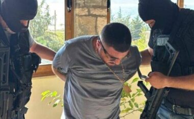 Me 25 mijë euro me vete dhe armë gati për qitje, policia zbardh detaje mbi arrestimin e Flodian Plakut