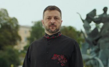 Presidenti Volodymyr Zelensky mban fjalim në Ditën e Pavarësisë: Ukraina do të luftojë derisa të arrihet një paqe e drejtë