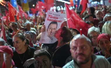 Protestë masive në Ankara kundër Erdogan