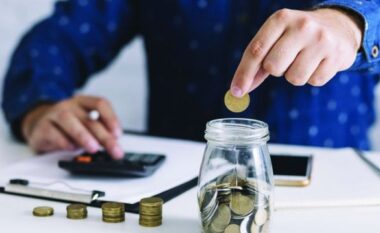 Më shumë se 48 mijë shqiptarë kontribuojnë për pension privat