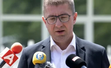 Kryeministri i Maqedonisë së Veriut pretendon se është spiunuar ndërsa ishte në opozitë, Mickoski: Janë monitoruar edhe biznesmenë e gazetarë