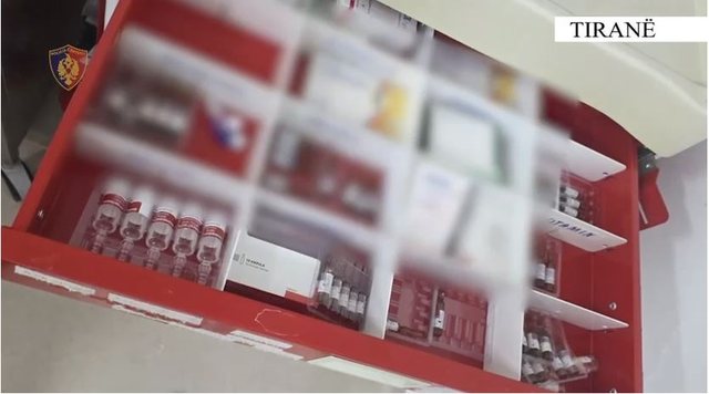 Bllokohet spitali privat në Tiranë që përdorte ilaçe të skaduara, 1 mln euro evazion, arrestohet bashkadiministratori shqiptar, arratiset turku bashkë me një femër tjetër (VIDEO)