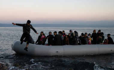 Shpërthim i fluksit të emigrantëve në Kretë, në një ditë mbërrijnë mbi 80 refugjatë