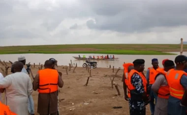 Tragjike/ Përmbytet varka në Nigeri, raportohet për 29 viktima