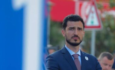 Andi Mustafaj njofton largimin nga drejtimi i departamentit Brain Gain në PD: Nëse një drejtues bllokon mundësinë e garës, rrezikohet vetë struktura