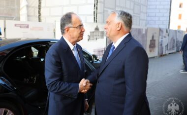 Presidenti Begaj pritet në vizitë nga kryeministri hungarez Viktor Orban në Budapest, dy liderët folën edhe për sigurinë në rajon dhe BE