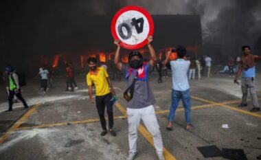 Kaos në Nepal, mbi 900 të burgosur arratisen mes protestave të dhunshme