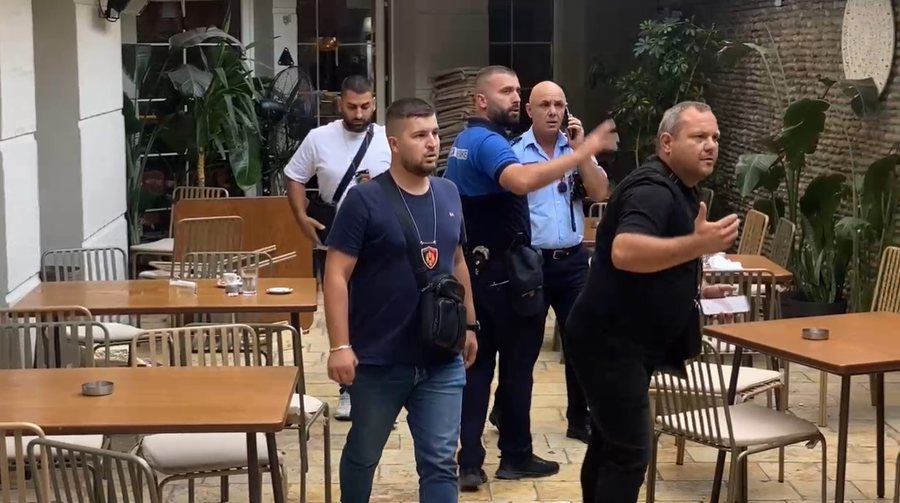 I shpallur në kërkim për atentatin me 2 viktima në Shkodër/ Ja roli i krahut të djathtë të Licajve dhe i 17-vjeçarit në krim, çfarë u gjet në banesën që përdornin si bazë për aktivitete kriminale