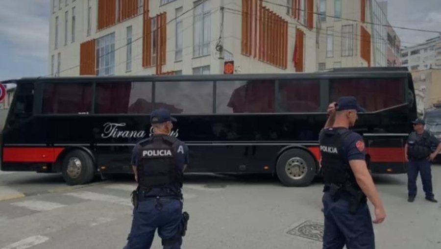 Gjykata jep vendimin për 27 trafikantët e drogës, 16 arrest në burg, 7 arrest shtëpie dhe 4 hetim në gjendje të lirë