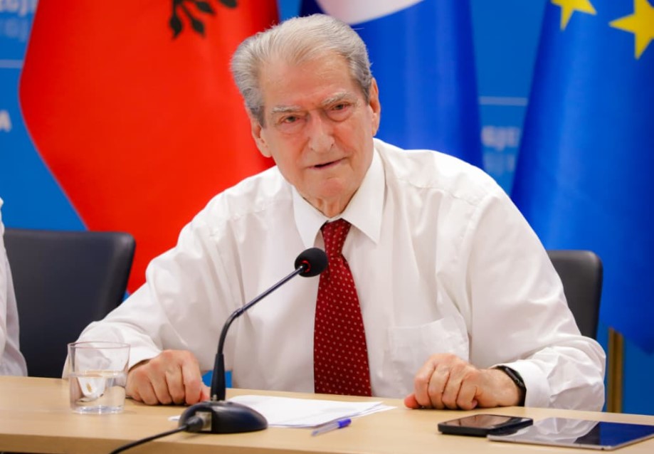 Sali Berisha zgjedh kryetarin e ri të Grupit Parlamentar të PD