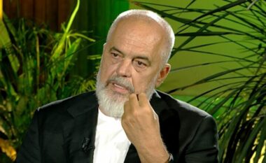 I pakënaqur me sezonin turistik? Rama: Me disa fenomene po, por jo me prurjet! Vitin tjetër plazhi i Ksamilit do të menaxhohet nga bashkia
