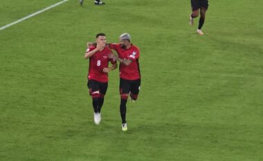 VIDEO/ Asllani shënon në 11 metërsh, kuqezinjtë kalojnë në avantazh
