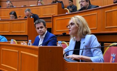 Shkarkimi i kryetarit të bashkisë, Ilda Zhulali: Erion Veliaj është gjallë, e lumtur që sot ai ‘po shijon gjellën’ që ka gatuar vetë