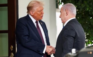 Netanyahu mbërrin në Shtëpinë e Bardhë, takohet me Donald Trump
