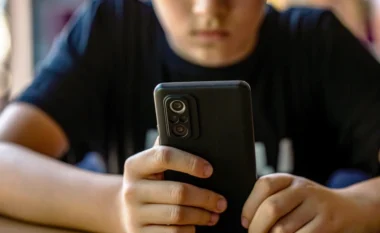 Jeta pa TikTok, Instagram, Snapchat dhe TikTok/ Australia ndalon rrjetet sociale për të miturit nën 16 vjeç